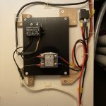 SSR und Leistungsregler auf der Wärmeleitplatte