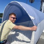 Bettdecke beziehen an Bord...