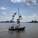 Annes Eltern begleiten die KISS zur Schleuse