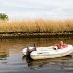 Mittagsschläfchen im Beiboot