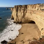 Unterspülte Klippen