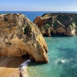 überall sind kleine Strände