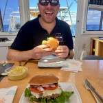 Mittagessen unter Segeln :)