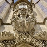 Dekoration am Torbogen