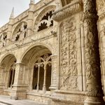 Reich verzierte Säulen