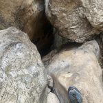 Durch dieses Loch geht's tatsächlich weiter...