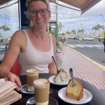 Kaffee und Kuchen im Hafen