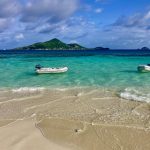 mit dem Beiboot nach Mopion