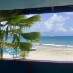 Mittagstisch mit Strandblick