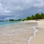 am Strand von Sandy Island