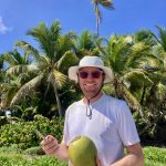 Stolzer Kokosnusspflücker!