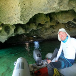 Höhlenforscher mit Dinghi